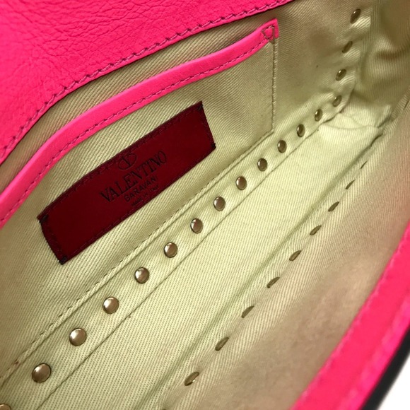 VALENTINO-GARAVANI Shocking Pink Clutch with Bangle Chain - Picture 12 of 13